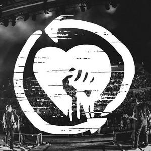 RISE AGAINST